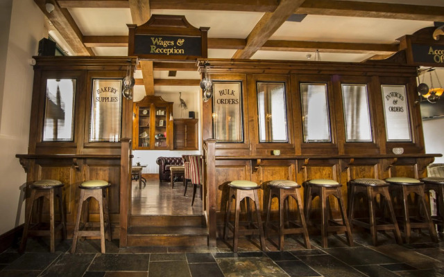 Riverside Hotel