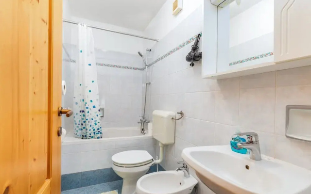 Apartment in Cres Near Old Town & Beach