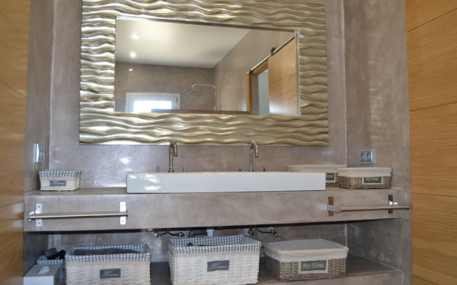 Villa Ardiaca TH 16