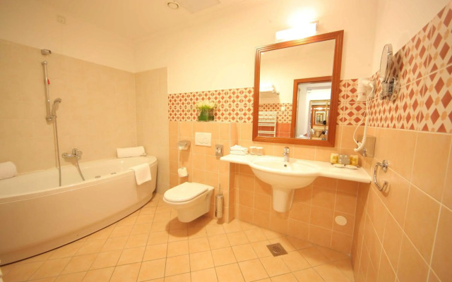 Premier Hotel Lovec