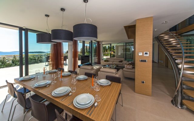 Golden Rays Luxury Villas
