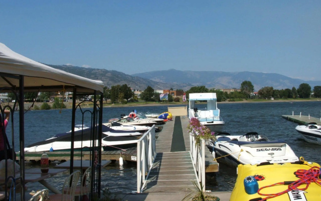 Holiday Inn Hotel & Suites Osoyoos by IHG