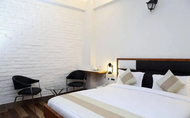 FabHotel Sai Village Sushant Lok