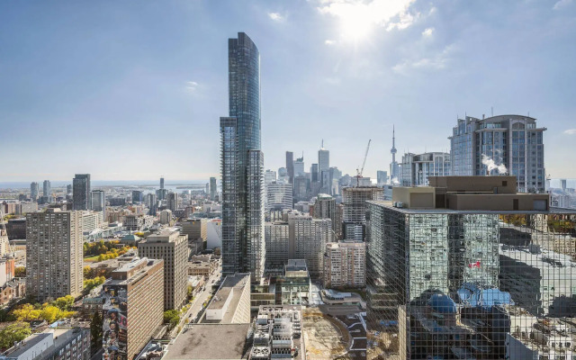 Diamond Vacation Homes - Eaton Centre