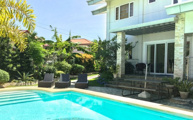 Luxury 4-bedroom Villa in Mactan, Cebu