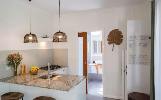 Airlie Beach Eco Cabins - Adults only