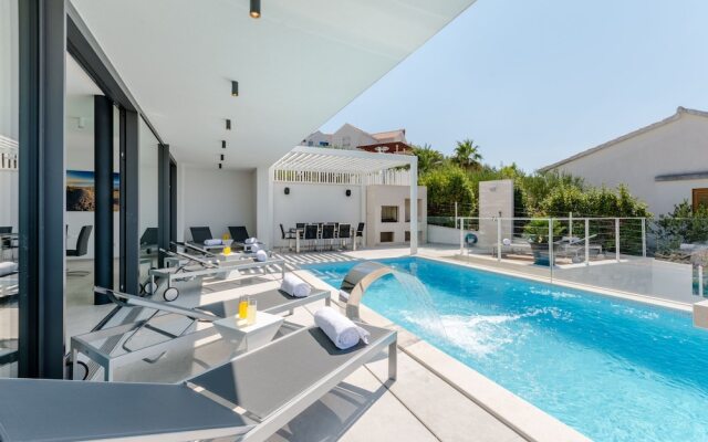 Luxury Villa Soleil
