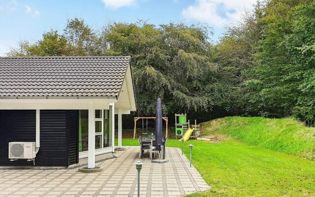 Spacious Holiday Home in Jutland With Relaxing Whirlpool