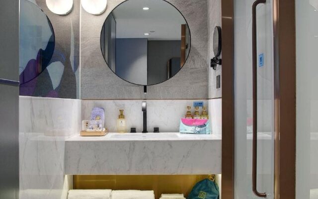 Lanou International Hotel, Hong Kong Middle Road, May Fourth Square, Qingdao