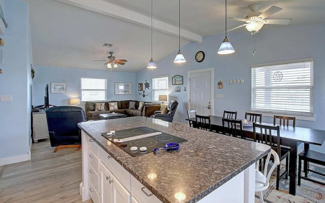 Spacious & Pet Friendly + Game Room Sleeps 10