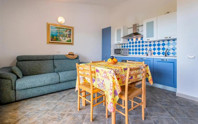 Appartamento con piscina 13