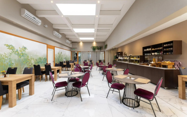 Hotel Salona Palace