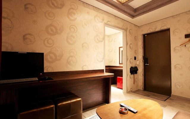 Yeongdeungpo Jardin Hotel