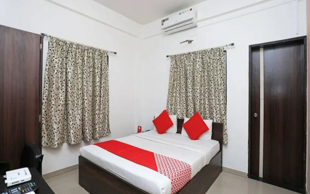 Hotel Pioneer By OYO Rooms