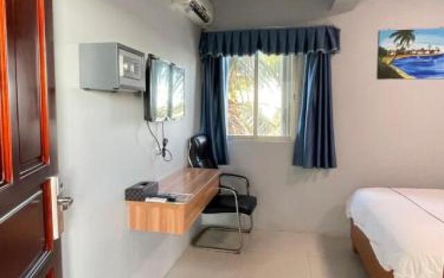 Caye Caulker Beach Hotel