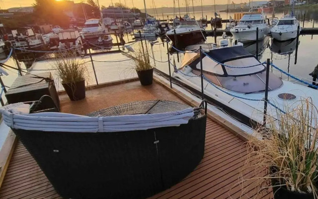 Ahoy Masal Modern Retreat