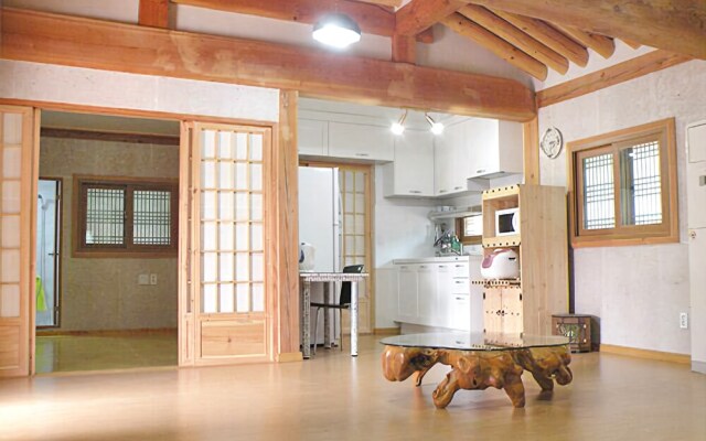 Danyang Hanok Happiness Pension