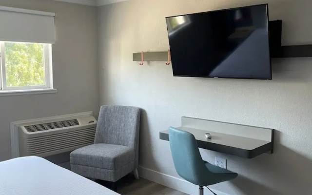 Red Lion Inn & Suites Sacramento