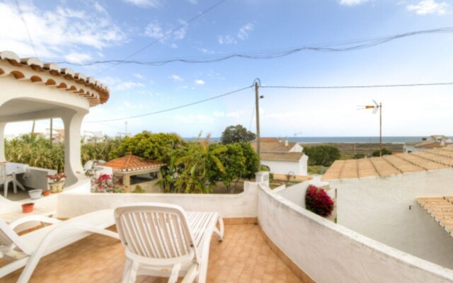 Villa 2 Bedrooms With Wifi And Sea Views 107983