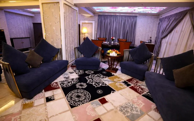 Qasr AlDur Hotel