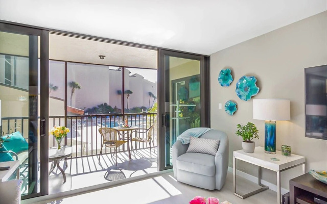 Siesta Breakers on Crescent Beach