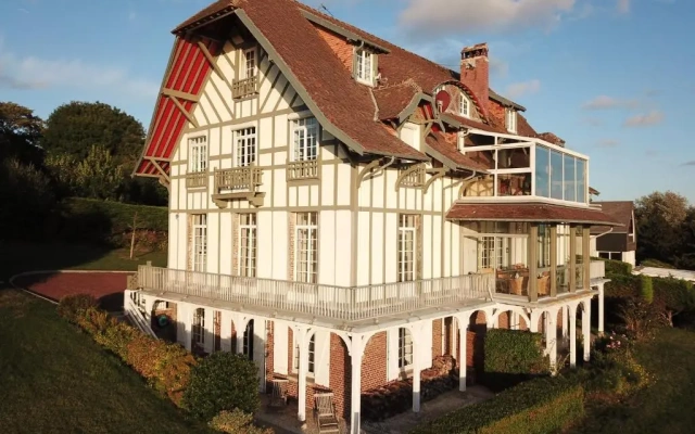 The Old Fenwick House