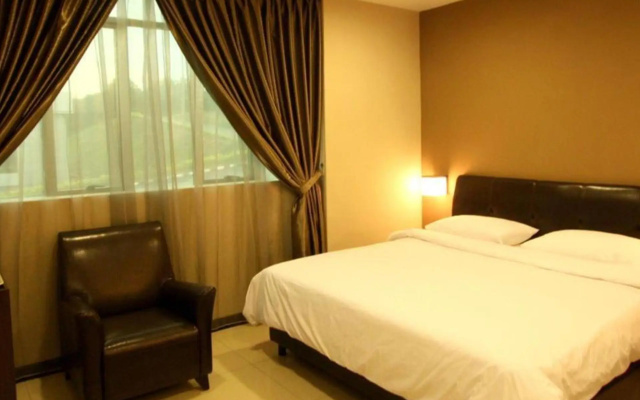 Capital O Rail Hotel