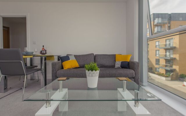 Rooftop Terrace Apartment - Reading