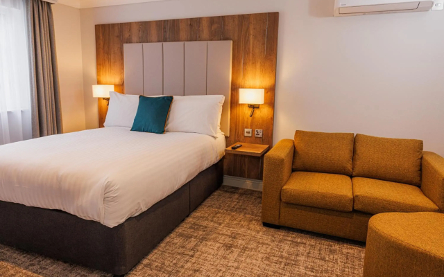 Crowne Plaza East Midlands Airport by IHG