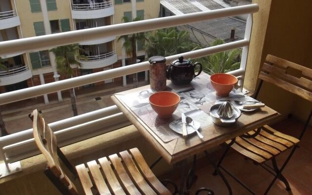 Appartement 4 personnes avec terrasse et parking quartier du Port de Nice