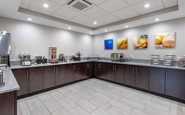 Comfort Suites St. Louis - Sunset Hills