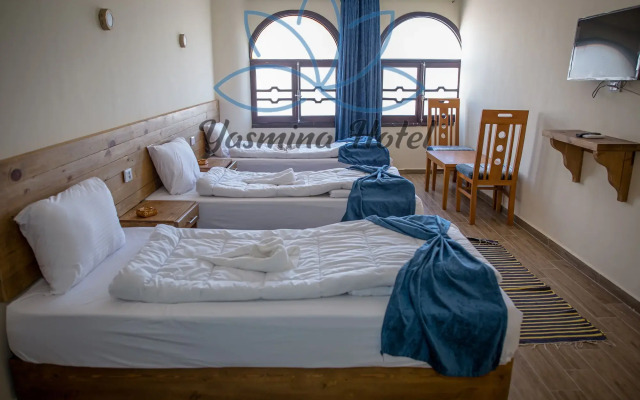 Yasmina Hotel