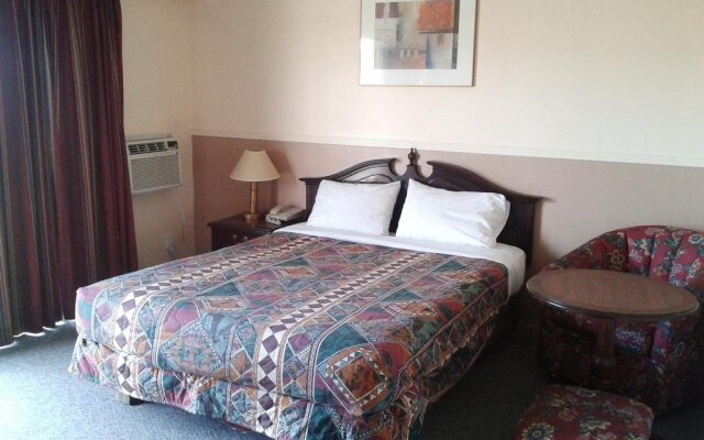 Knights Inn Cornwall