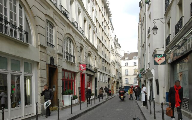 HolidaysInParis-Bourg Tibourg II