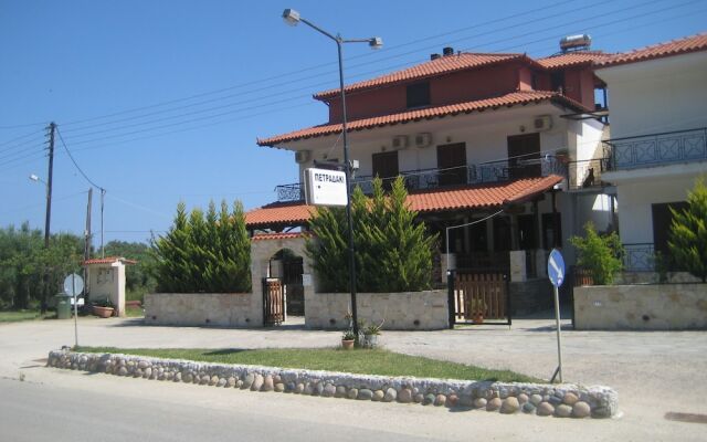 Petradaki Apartments