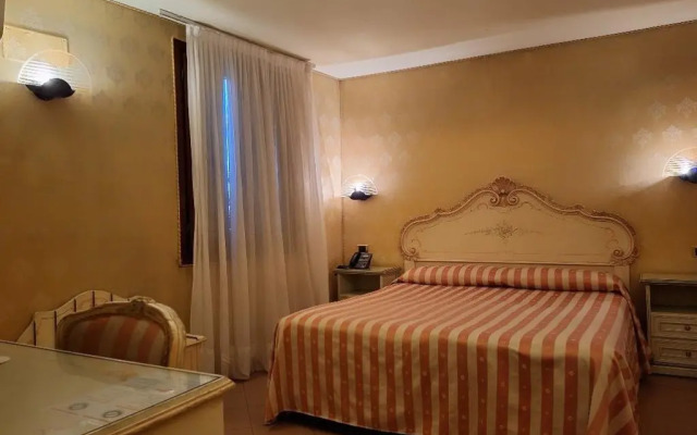 Lux Hotel