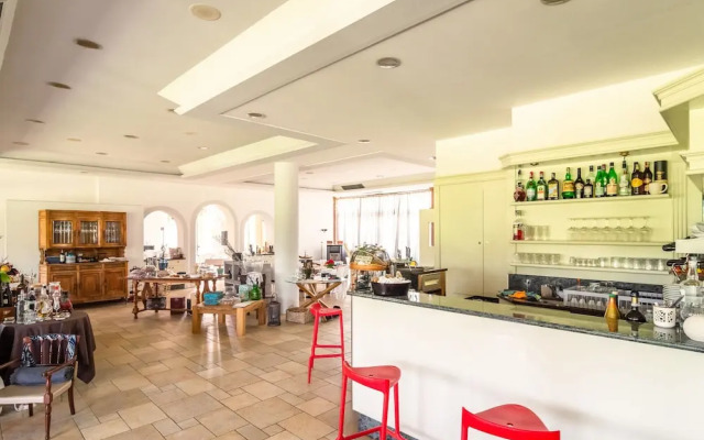 Modern Salo Flat With Pool