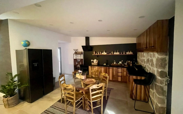 Tianis Apartments