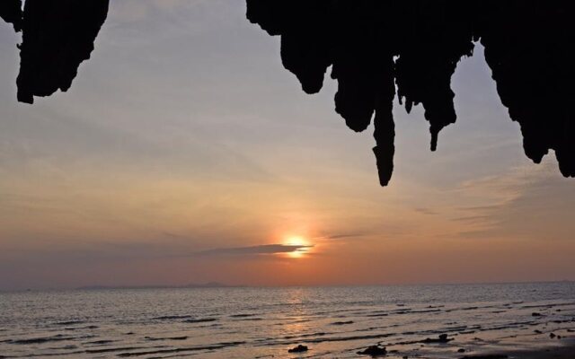 Laoliang Beach