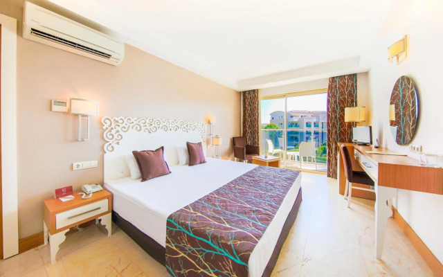 Отель Horus Paradise Luxury Resort & Club