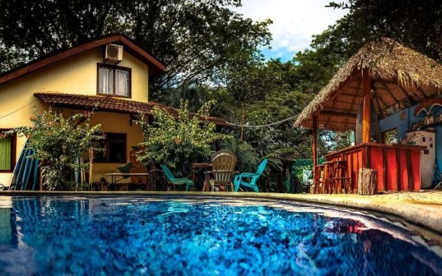 Tamarindo Backpackers