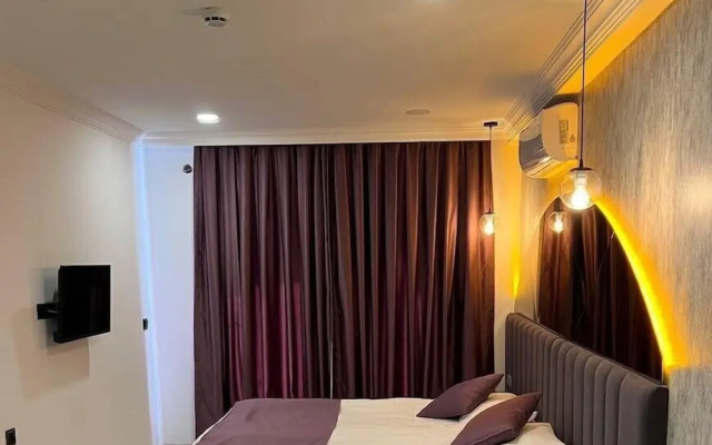 Karikatur Bi Hotel