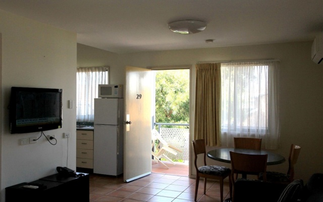 Best Western Travellers Motor Village – Guest Rooms – Newcastle