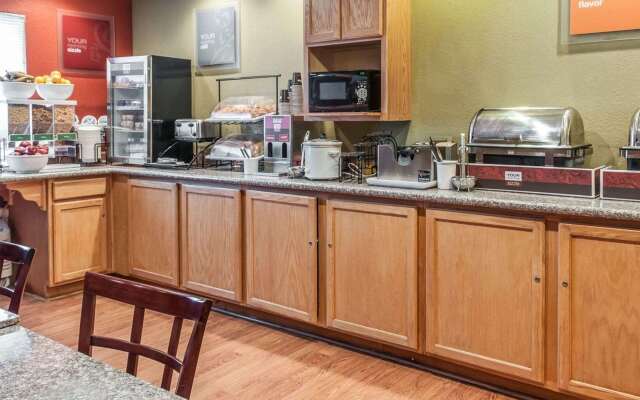 Quality Inn & Suites Farmington