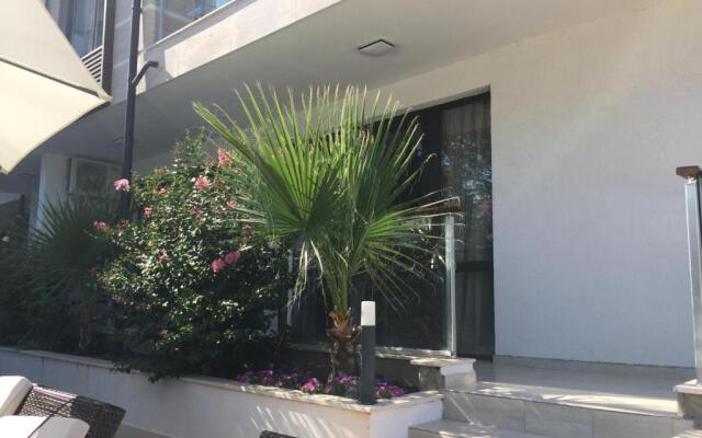 Green Paradise Deluxe Apartments
