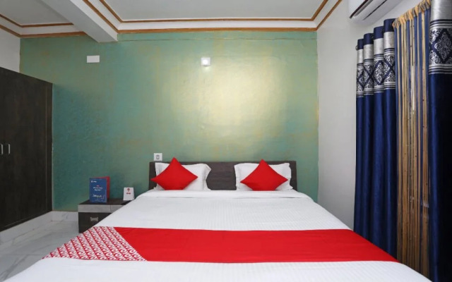 OYO 18686 Aradhya Residency