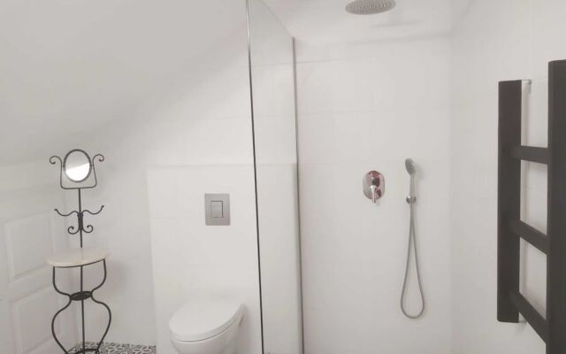 Casa c/ Piscina e Terraço em Faromystay