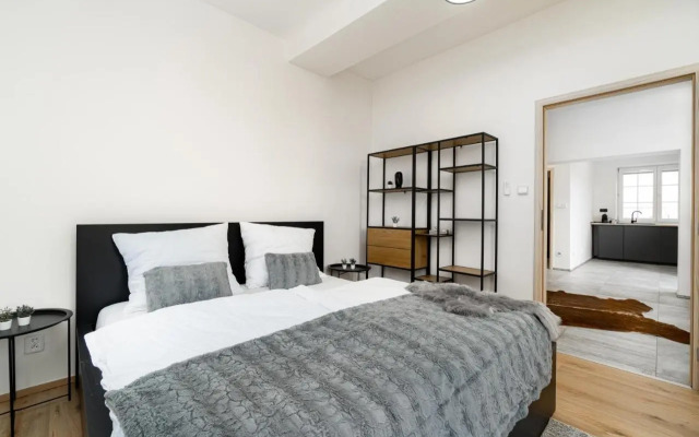 Spacious House 100m2 with Garden, Grill and Parking