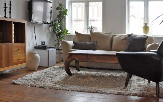 1 Bedroom Apartment near Tivoli 484 - 1