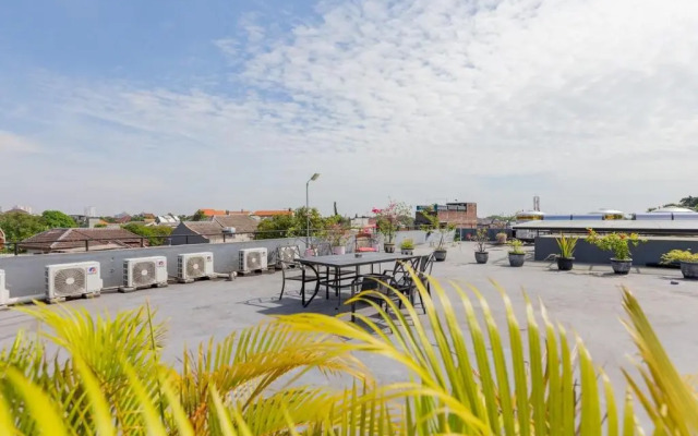 Sans Hotel Box Mansion Surabaya